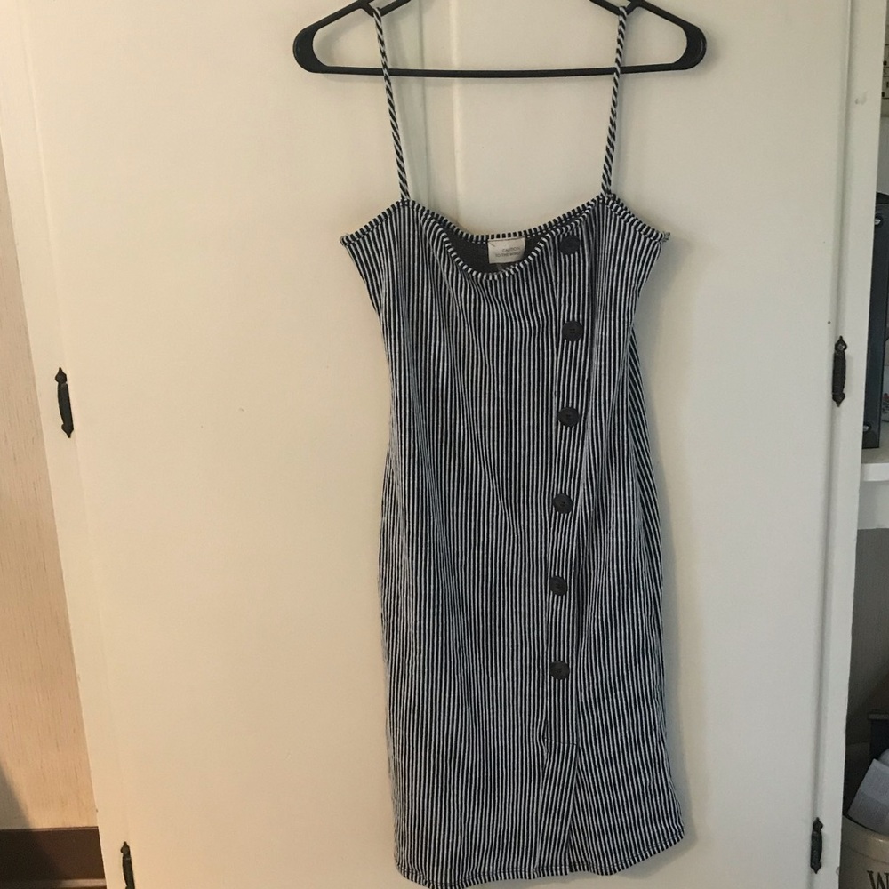 Adorable striped dress with buttons